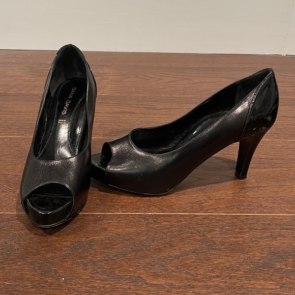 Dana Davis Women’s Black Peep Toe Heels Size 8.5 - Picture 1 of 8
